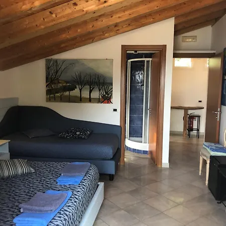 Da Nani Two Bedrooms Balcony Sea View Apartment *